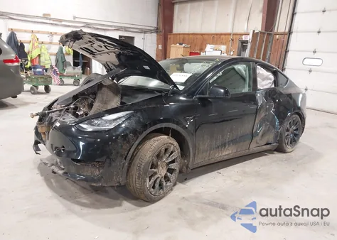 2022 Tesla Model Y Long Range Dual Motor All-Wheel Drive from USA, damaged, VIN 7SAYGDEE0NF342215